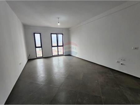 2+1 apartment for sale near Farmacia 10!