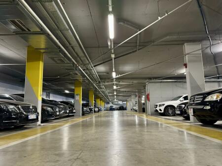 FOR SALE 40 PARKING SPACES 1000 M2