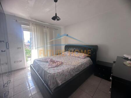 Shitet, Apartament 1+1, Rruga Hoxha Tahsim