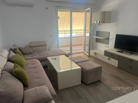 Apartment 1+1 for rent with parking space in the Kodra e Diellit residence.