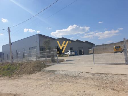 IN VENDITA: MAGAZZINO E TERRENO 4.400 M2 A MEZEZ