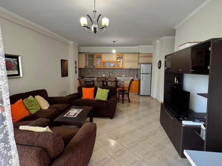 Shitet apartament 2+1+2 tek Eleonora, mbi qendren kristal