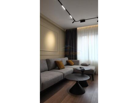 2+1 apartment, Pazari i Ri