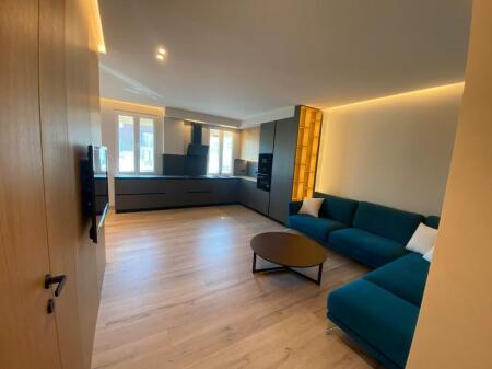 🏢 Jepet me Qira Apartament 2+1 + 2 Post Parkime te Nënkalimi i Komunës së Parisit!
