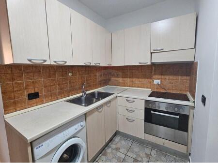 1+1 for rent at Komuna e Parisit