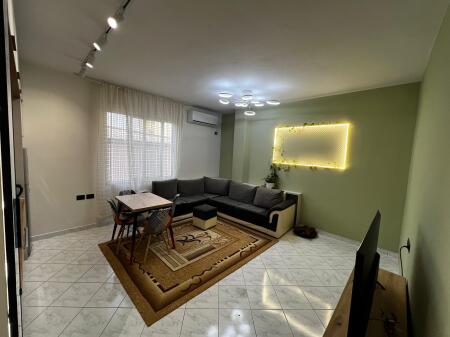 Rent Apartment 1+1 at Komuna e Parisit