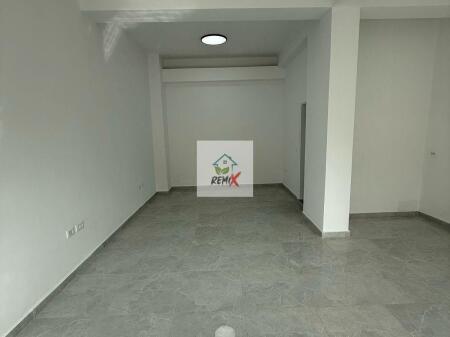 SPAZIO COMMERCIALE IN AFFITTO, TOD TRUNGU, DURAZZO