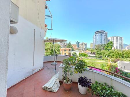 Office Space for Rent in Former Block - Prestigious Location with View from Main Street