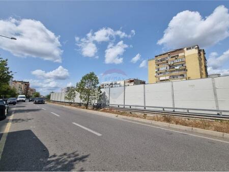 COMMERCIAL SPACE FOR SALE NEAR THE MUNICIPALITY!