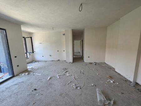 5 Maji Shitet Apartament 2+1+2