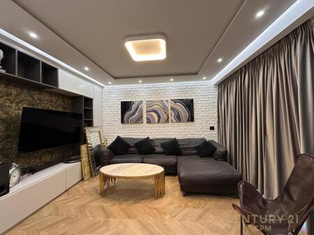 Modern 1+1 apartment for rent Skanderbeg Square