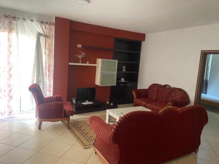 Një apartament 2+1+2 jepet me qera tek Eleonora.