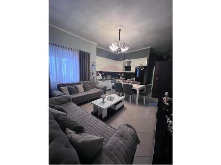 Apartament ne shitje, 2+1 tek bar 'Artisti', Astir