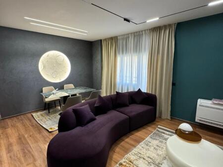 Apartament 1+1 luksoz për qira në një residencë pranë Liqenit të Farkës