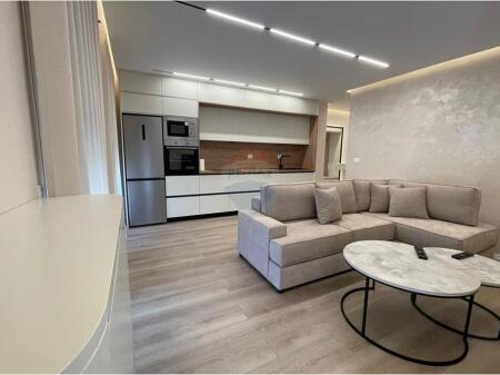 Apartament 1+1 për qira në Xhamllik