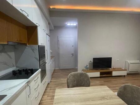 1+1 apartment for rent at Pazari i Ri