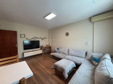 FOR RENT APARTMENT 1+1 AT THE OLD PARK
