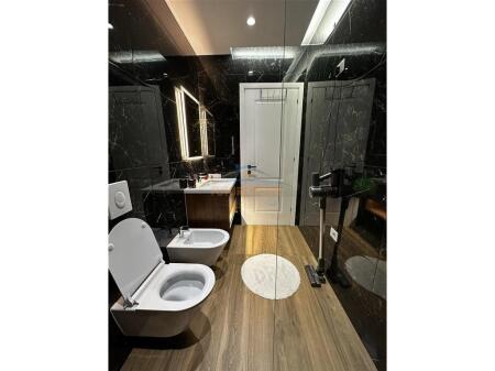 Shitet, Apartament 2+1+2+Post Parkimi, Xhamlliku, Tiranë