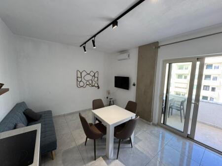 SUPER APARTAMENT PËR SHITJE ME PAMJE DETI TEK RROTA E KUQE!!