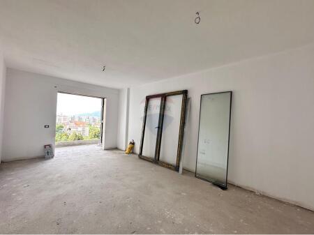 Bulevardi i Ri Kompleksi Ndregjoni Shitet apartament 1 + 1