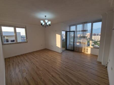 For sale 1+1 apartment in Yzberisht near the roundabout!