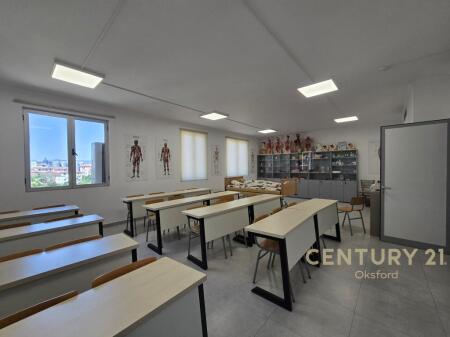 SPACE FOR OFFICE FOR RENT 1300/M2 ON KAVAJA STREET!