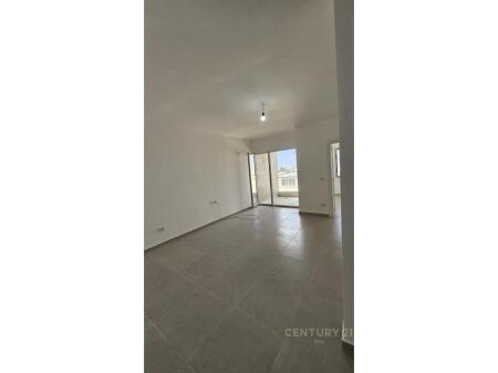 For sale 2+1 apartment in Golem