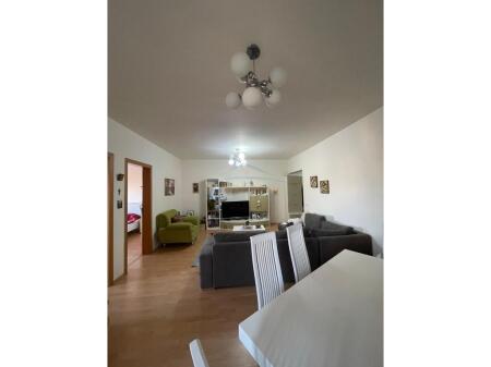 Shitet, Apartament 2+1, Komuna e Parisit, Tirane