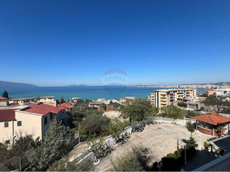 Hotel ne Shitje me pamje nga Deti, Vlore!