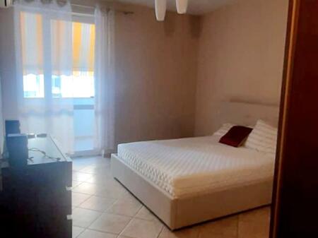 2+1 apartment for rent at Komuna e Parisit Kika 1
