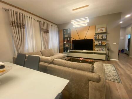 For sale 2+1+2 apartment in Laprake.