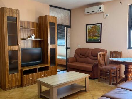 For rent 2+1 apartment at Komuna e Parisit near Lulishtja