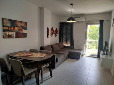 Apartament 1+1 për qira tek Kompleksi Kontakt