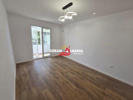 2+1+2 WC apartment for sale in Myslym Shyr, near Pjeter Budi School in Tirana (ID 4129523)
