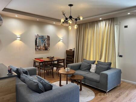 2+1 apartment for rent at Liqeni i Thate!