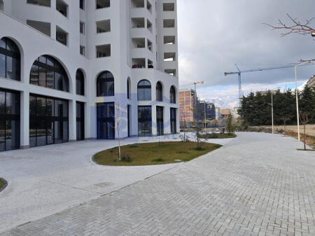 Ambjent biznesi me qera ne Astir