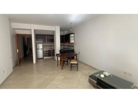 2+1+2 for rent, Kristal center