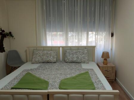 Jepet apartament 1+1 me qera ne Myslym Shyr, fondi Besa.