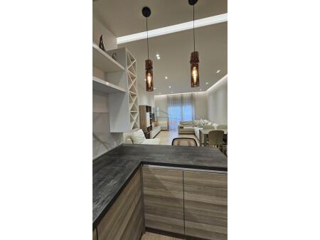 Shitet, Apartament 3+1+2, Liqeni i Thate, Tirane