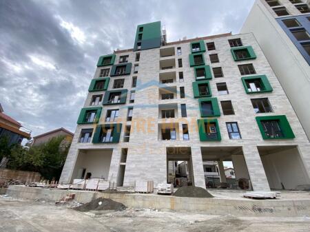 Shitet, Apartament 2+1+2, Rruga Jordan Misja, Tirane