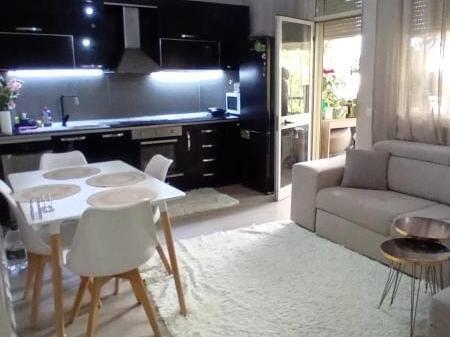 For sale 3+1 apartment at Kodra e Diellit near Eleonora.