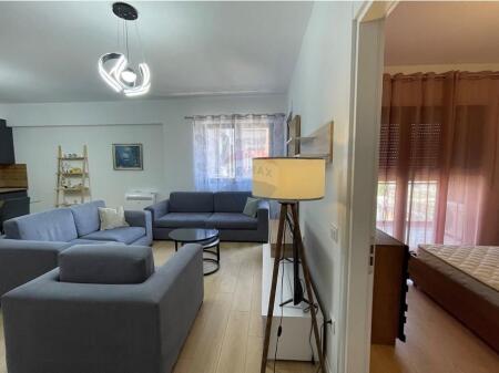 Apartament 1+1 me qira te Fusha e Aviacionit!