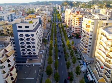 Restaurant or Lounge Bar space for rent on Vlorë – Skelë Boulevard.