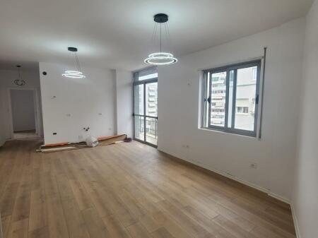 For sale Apartment 2+1+2 Balconies at Komuna e Parisit