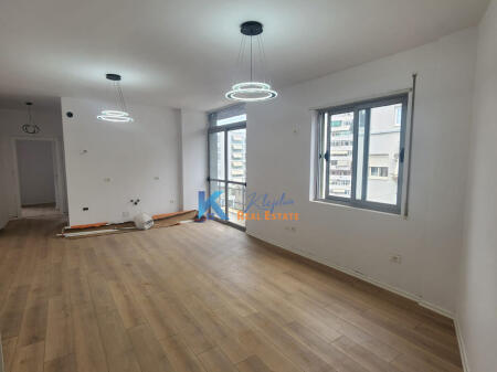 2+1 for Sale - Komuna e Parisit (near Kika 2 complex)