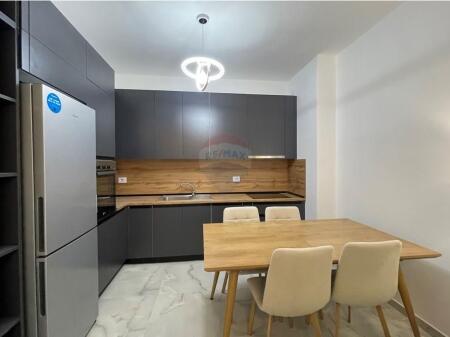 Apartament 2+1 për qira tek Ish Fusha e Aviacionit