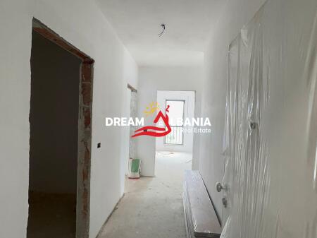 Shitet apartament 3+1+2+verande ne Rr.Qemal Stafa, prane Shkolles se Kuqe, Tirane (ID 4131427)