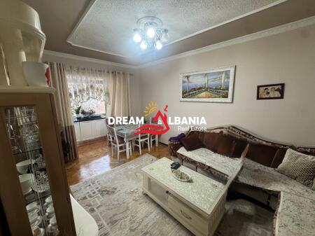 For sale 2+1 apartment on Myslym Shyri street and duplex shop near the former UET (ID 4129500)