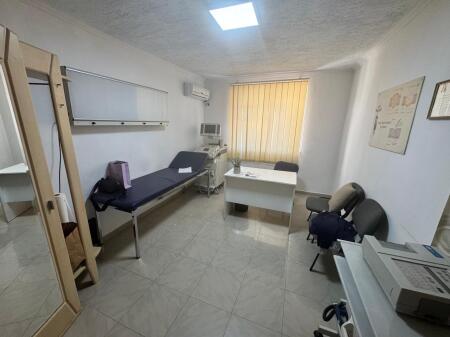 Office space of 100 m2 for rent at Ushtari I Panjohur.