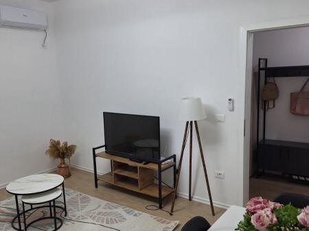 Jepet Me Qera Apartament 1+1+1 Ballkon